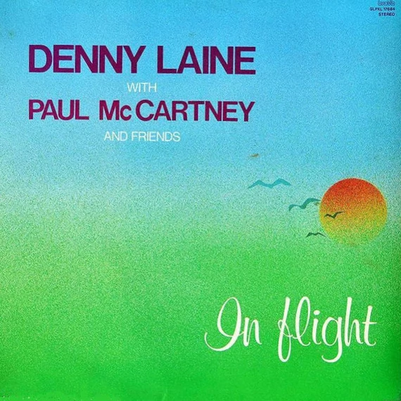 Denny_Laine_With_Paul_McCartney-In_Flight_HUN